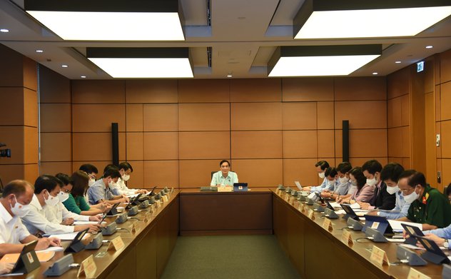Quốc hội thảo luận tại tổ về tình hình kinh tế - xã hội