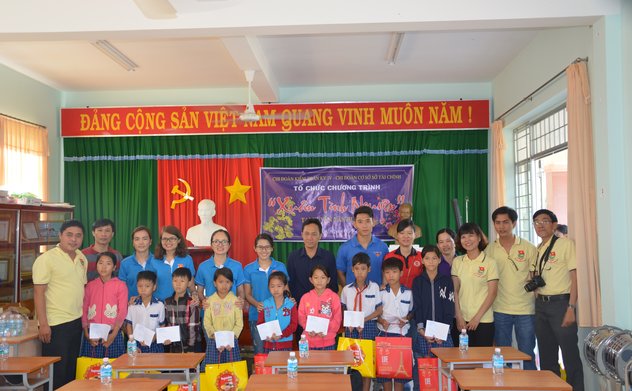 Chi đoàn Kiểm toán nhà nước khu vực IV thực hiện chương trình "Xuân tình nguyện" năm 2018
