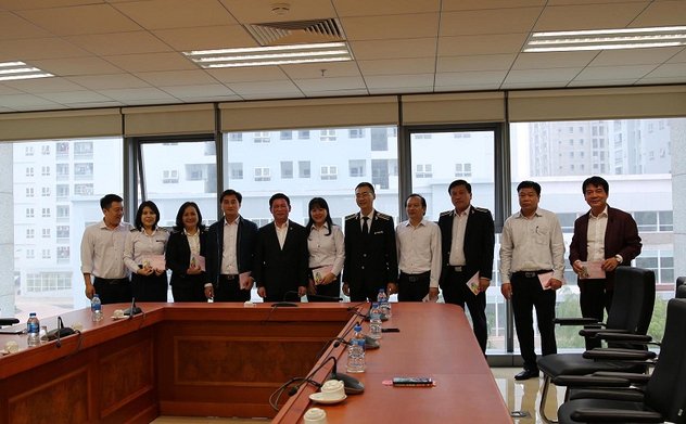 KTNN chuyên ngành III trao quà cho 02 trường tiểu học tại huyện Vĩnh Lộc - Thanh Hóa