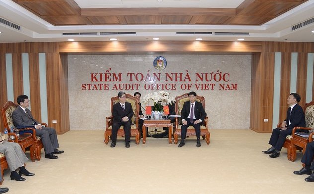 Phó Tổng Kiểm toán nhà nước Nguyễn Tuấn Anh tiếp xã giao Đoàn cán bộ Kiểm toán nhà nước Trung Quốc