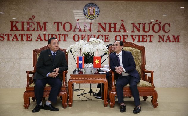 Phó Tổng Kiểm toán nhà nước Nguyễn Quang Thành tiếp xã giao Phó Chủ tịch Kiểm toán nhà nước Lào Bounpone Vanhnachith