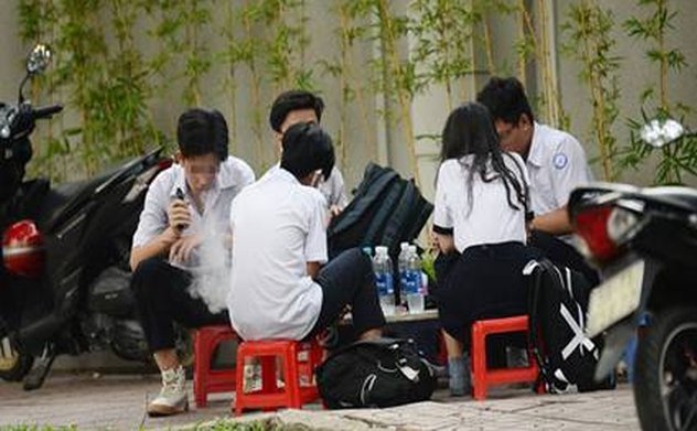 Bất chấp lệnh cấm: Hàng trăm nghìn sản phẩm thuốc lá lậu nhắm vào giới trẻ